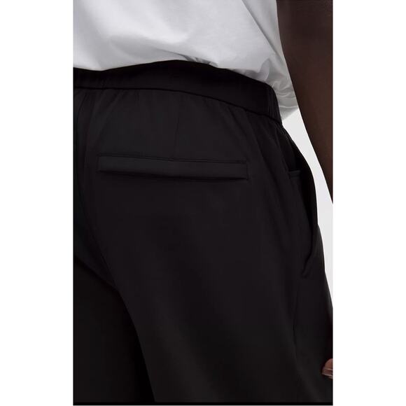 NEW LULULEMON Mens Daydrift Classic-Fit Trouser Reg Size MED Black Elastic Waist - Picture 3 of 8
